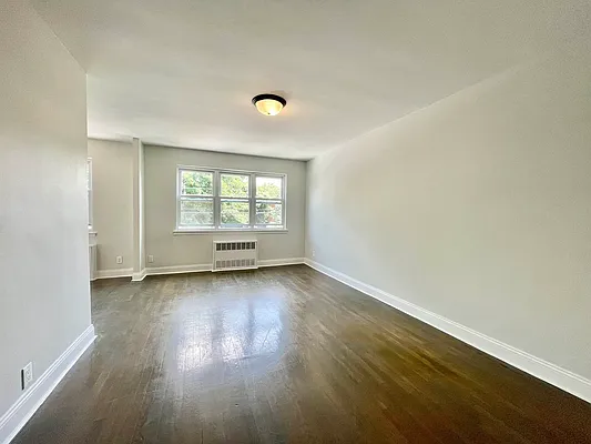 Rented by Astoria Realty | media 3