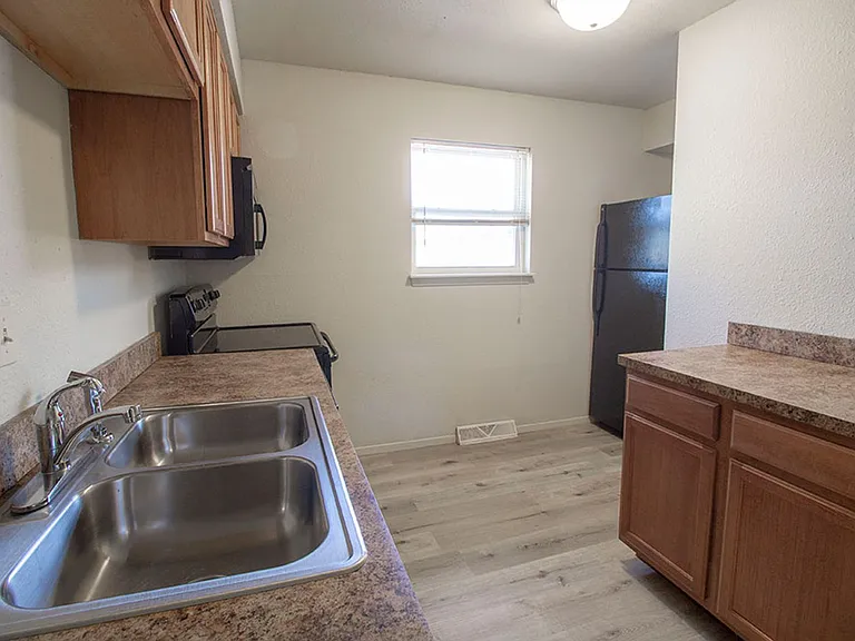 1005 W Ash St — Photo 10