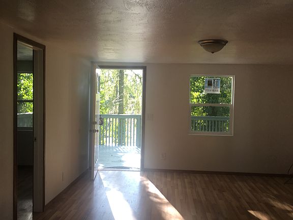 2nd image of 21 SE Clematis Ave