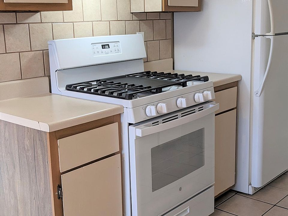 1st image of 3709 Wellesley Dr NE APT A