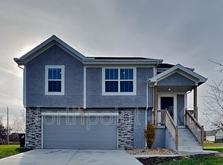 21808 Southcreek Rd, Peculiar, MO 64078