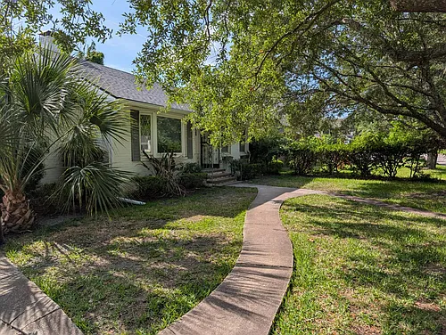1143 Holmesdale Rd Photo 1
