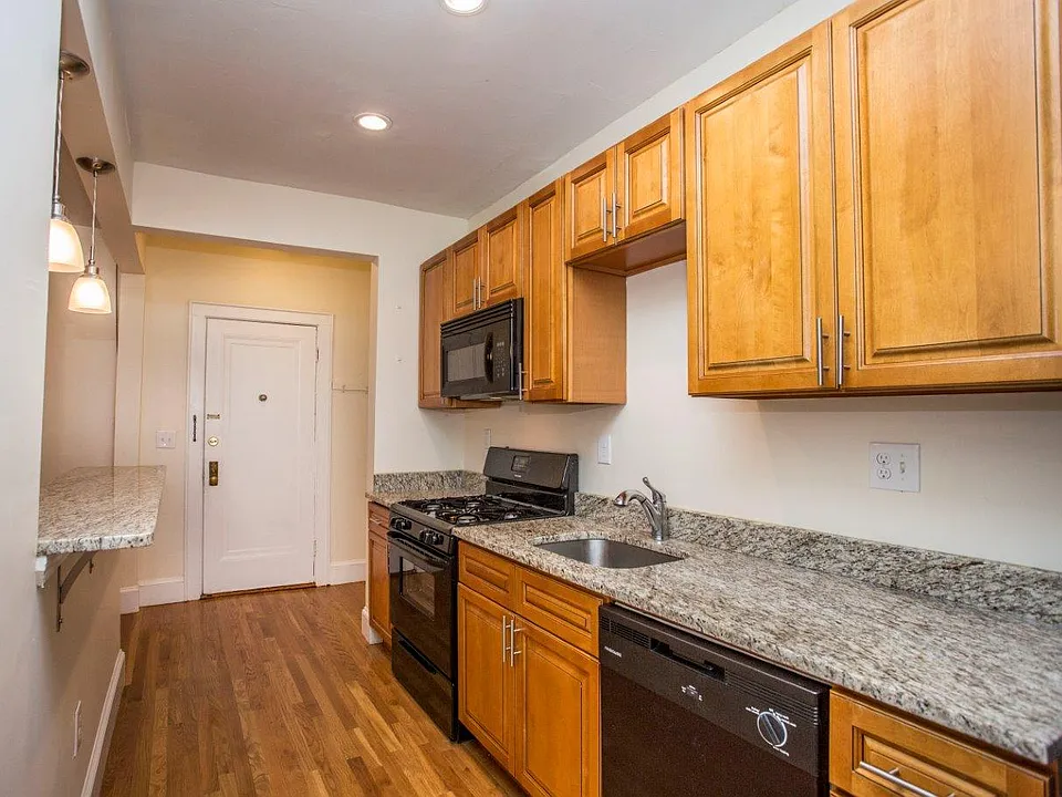135 Highland Ave #6