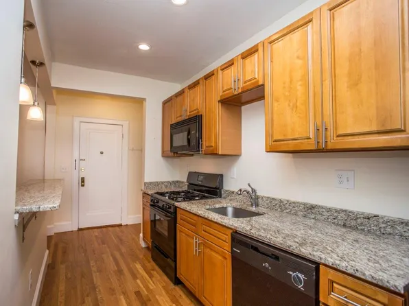 137 Highland Ave, Somerville, MA