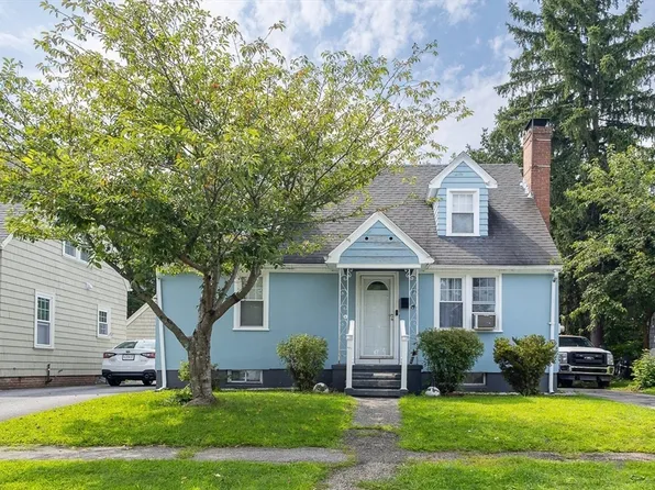 17 Collins St, Worcester, MA 01606