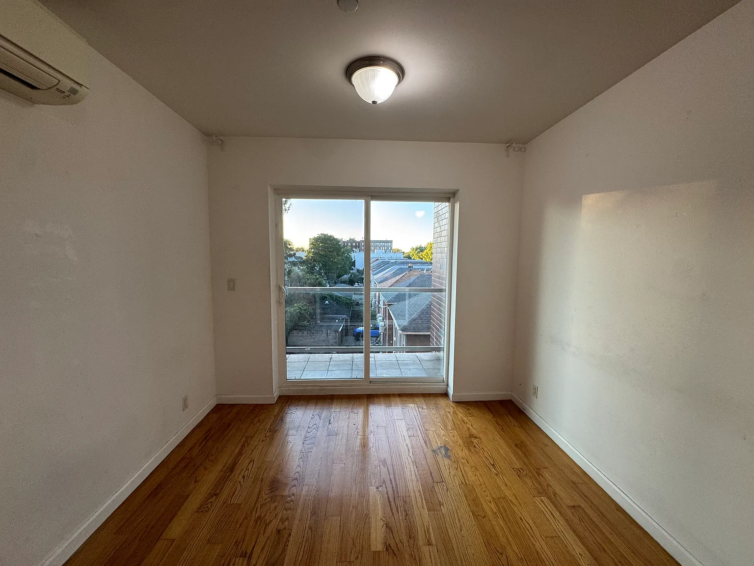 7602 Bay Pkwy — Photo 4