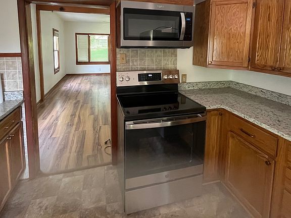 3rd image of 2120 Cave Hill Ln