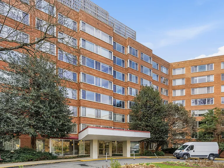 4000 Tunlaw Rd NW #121 — Photo 15