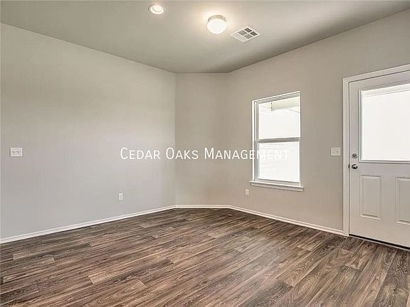 5th image of 2805 Reynolds St