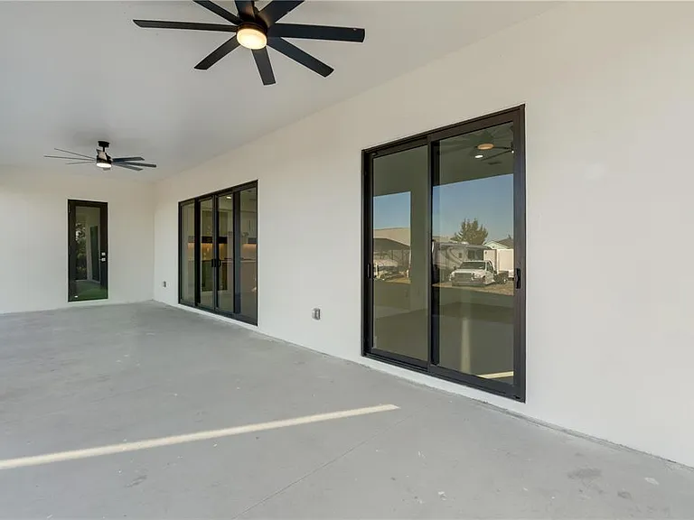 10065 Memphis St — Photo 36