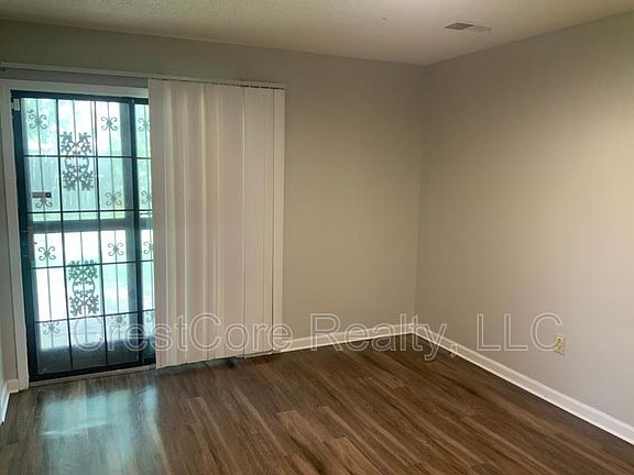 3rd image of 2970 Charlestowne Pl