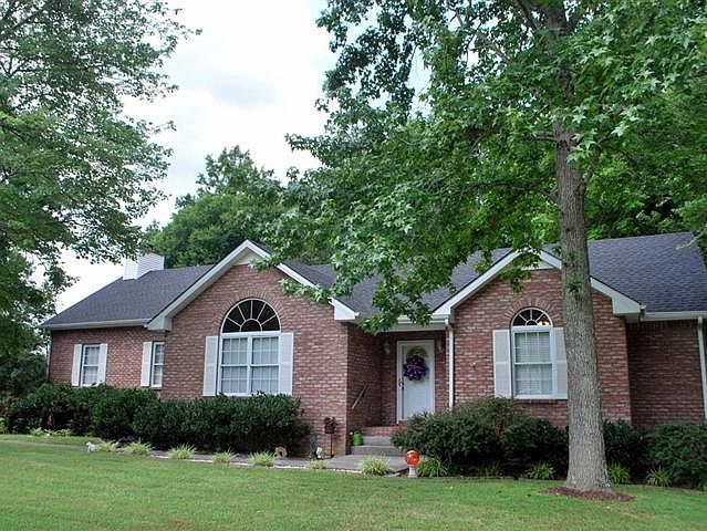 1st image of 216 Louise Dr