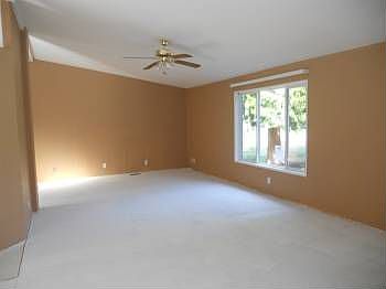 2nd image of 3112 Colfax Ln