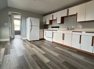 404 Hanover St APT 3, Manchester, NH 03104
