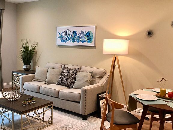 2nd image of 2939 Leeward Ave #319