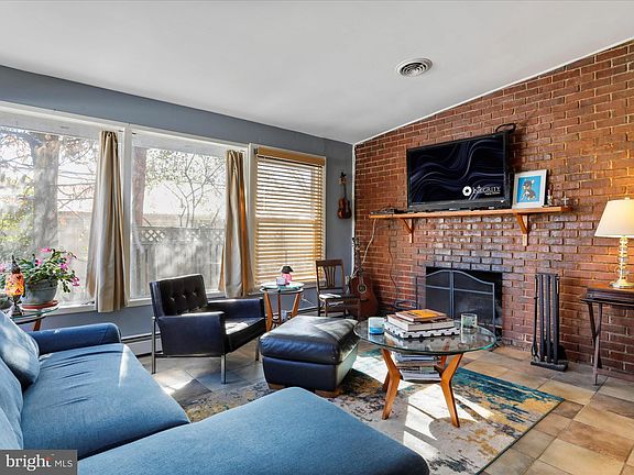 3rd image of 3134 Hodge Pl