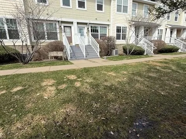 1240 County Road D E Unit 15, Maplewood, MN 55109