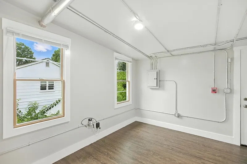 2 bed, 1.0 bath, 698 sqft, $950 — Photo 3
