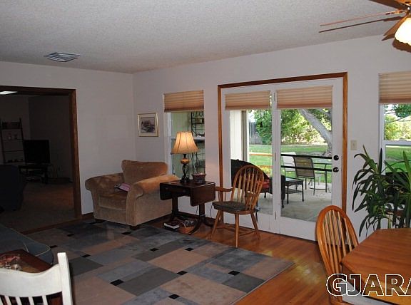 5th image of 150 Sunset Dr