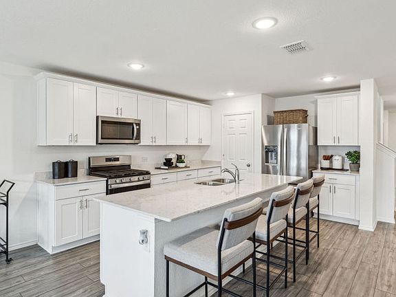 Eat-in island kitchen