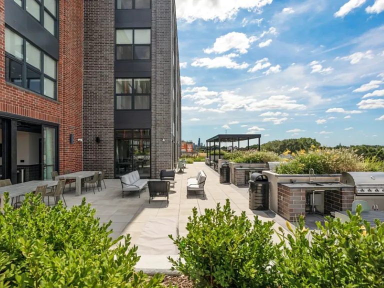 Logan Apartments — Photo 22