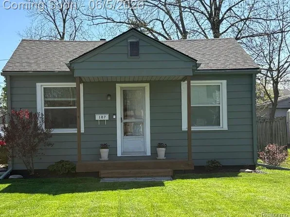 107 S Tilden Ave, Waterford, MI 48328