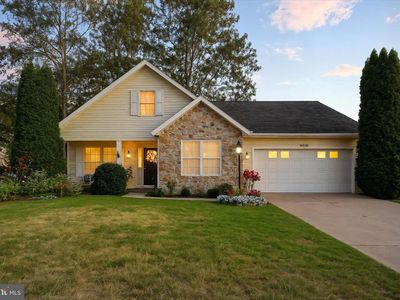 5985 Greenbriar Ter, Fayetteville, PA, 17222