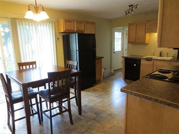 4th image of 15150 Deremo St