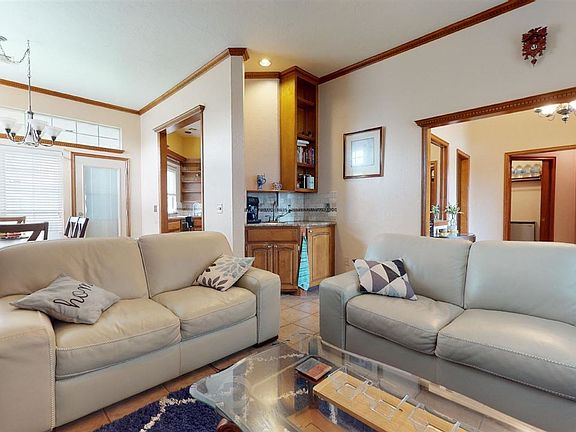 5th image of 3902 SW Parkridge Blvd