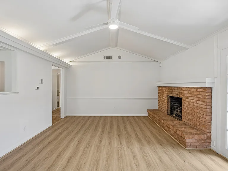 3566 Princess Ln — Photo 11