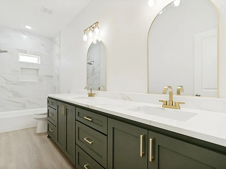 8009 Doreen Ave — Photo 7