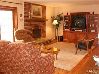4th image of 4415 Clarlane Dr