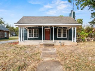 1008 W 10th St, Bonham, TX 75418