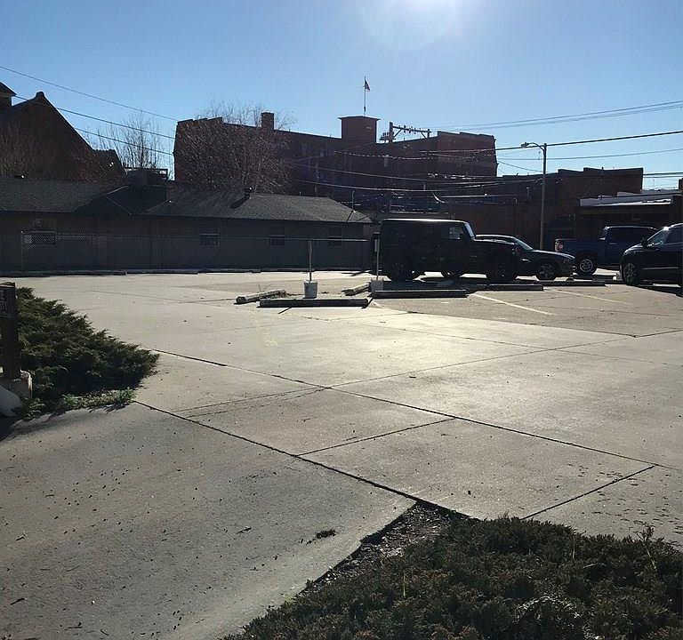 2nd image of 612 Macon Ave