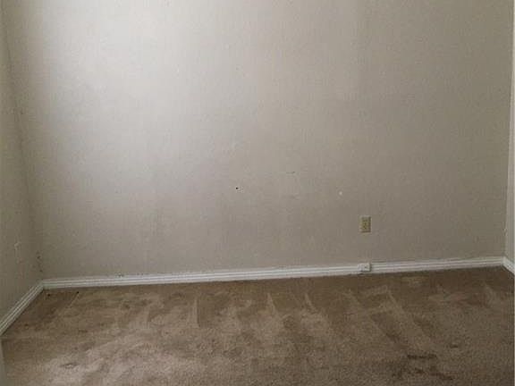 4th image of 1031 Willow Creek Dr