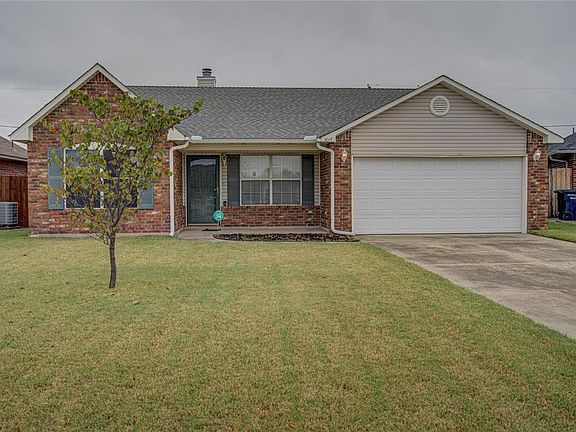 2nd image of 1017 Cambridge Ct