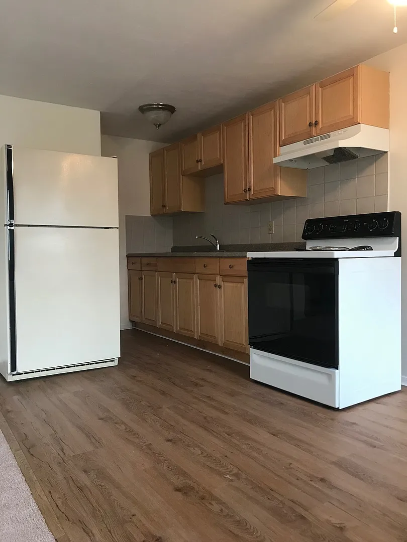 Westland Meadows — Photo 4