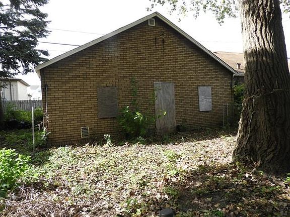 3rd image of 534 Forsythe Ave
