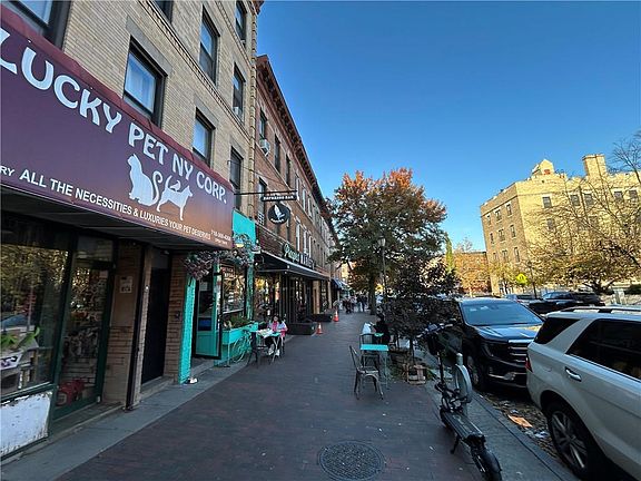 5th image of 238 Prospect Park W