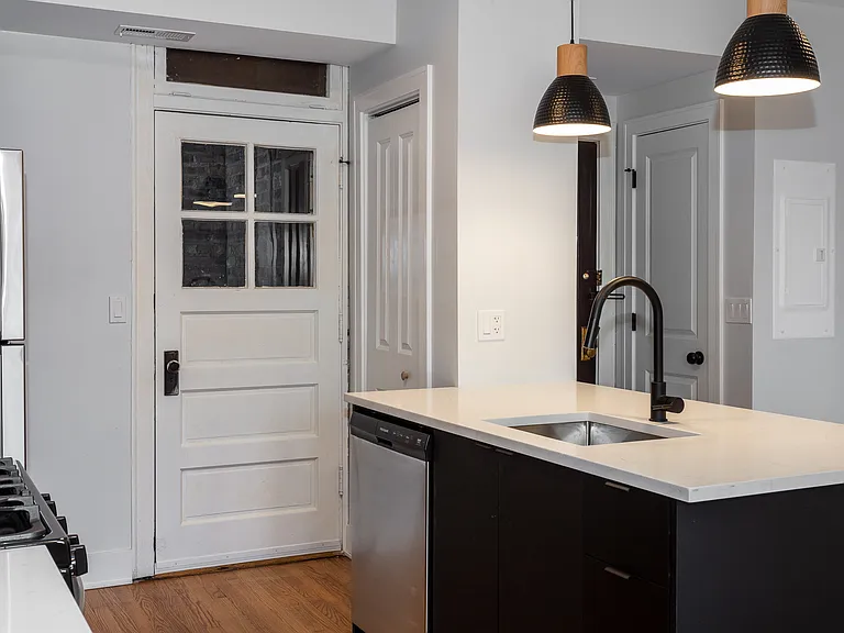 4120 N Keeler Ave #1 — Photo 6