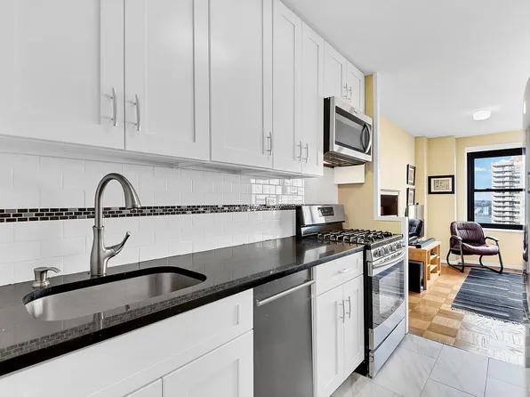160 W End Ave APT 21G, New York, NY 10023