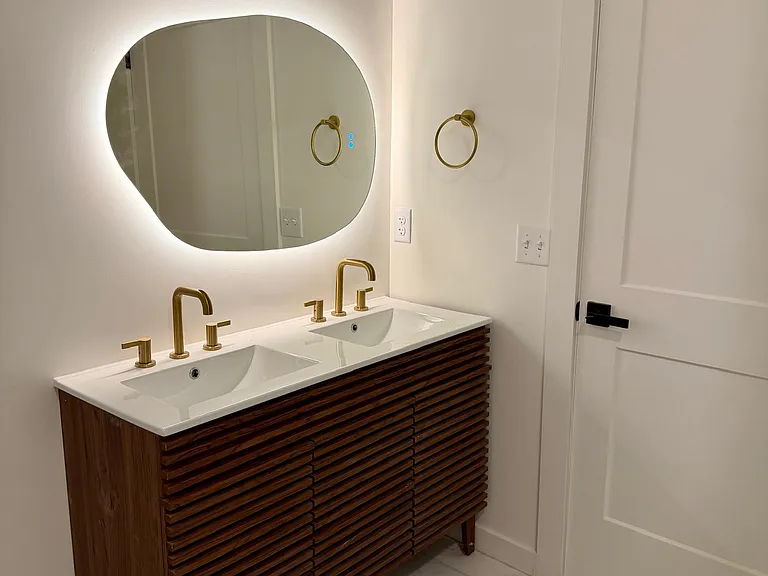 325 N Superior St #201 — Photo 2