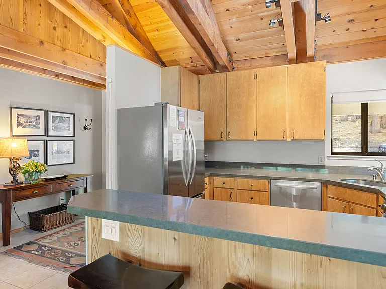 760 Rawhide Dr — Photo 8