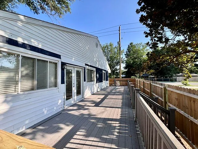 1666 Oakland Ave — Photo 16