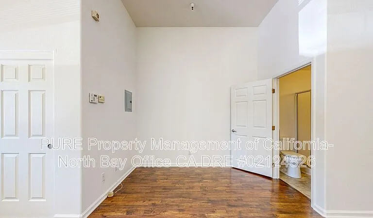 154 Railroad Ave #B — Photo 32