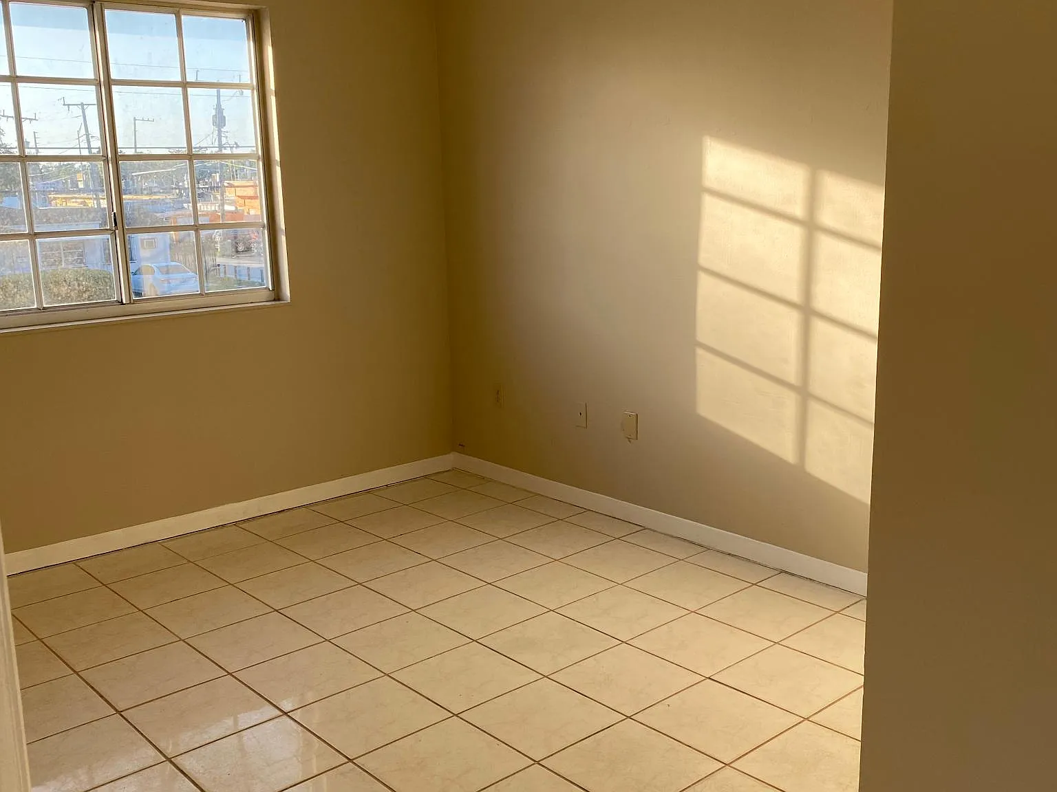 837 SE 8th Ct — Photo 4
