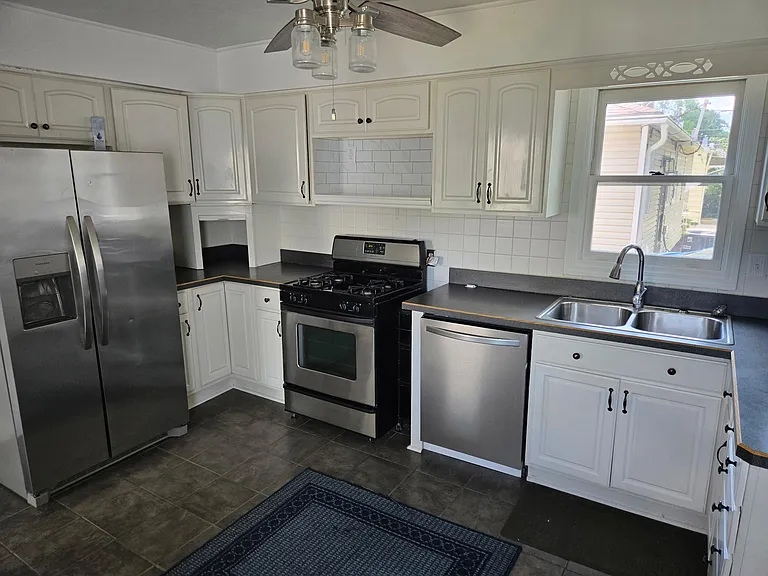 1152 Orchard Heights Dr — Photo 8