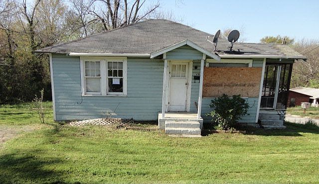 2nd image of 1692 Schofield St