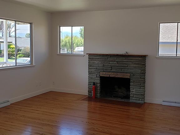5th image of 1039 E Doane Ave