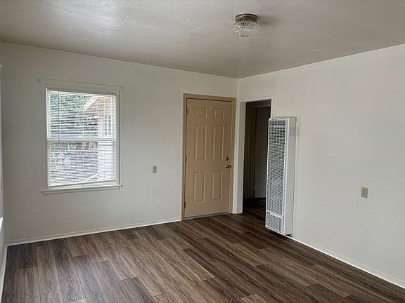 4th image of 529 Laine St APT C